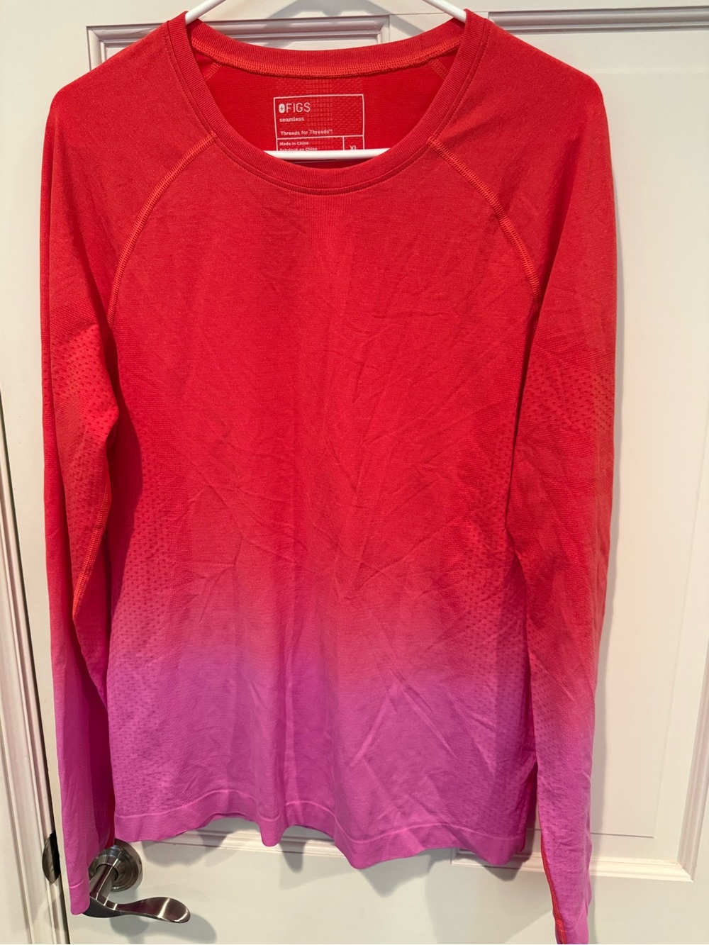 FIGS Women’s Red to Pink Ombre Long Sleeve Top XL